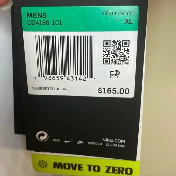 Nike Paris Saint Germaine Men’s Jersey - Picture 4 of 4